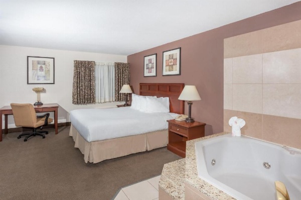 Baymont by Wyndham Tuscola image 26