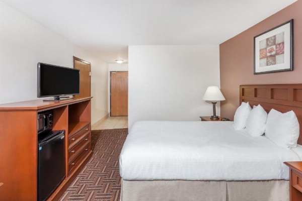 Baymont by Wyndham Tuscola image 30